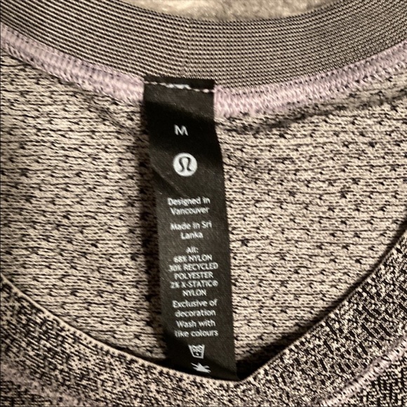 Size Medium - Picture 2 of 4